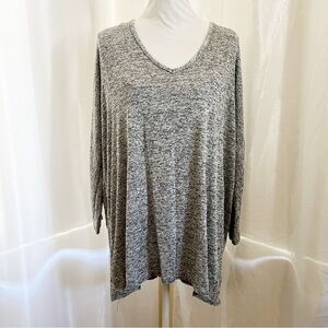 Olivia Rae Gray tunic top Size Large